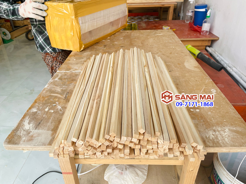 Thanh gỗ thông vuông 1cm x 1cm x dài 50cm + bào láng 4 mặt