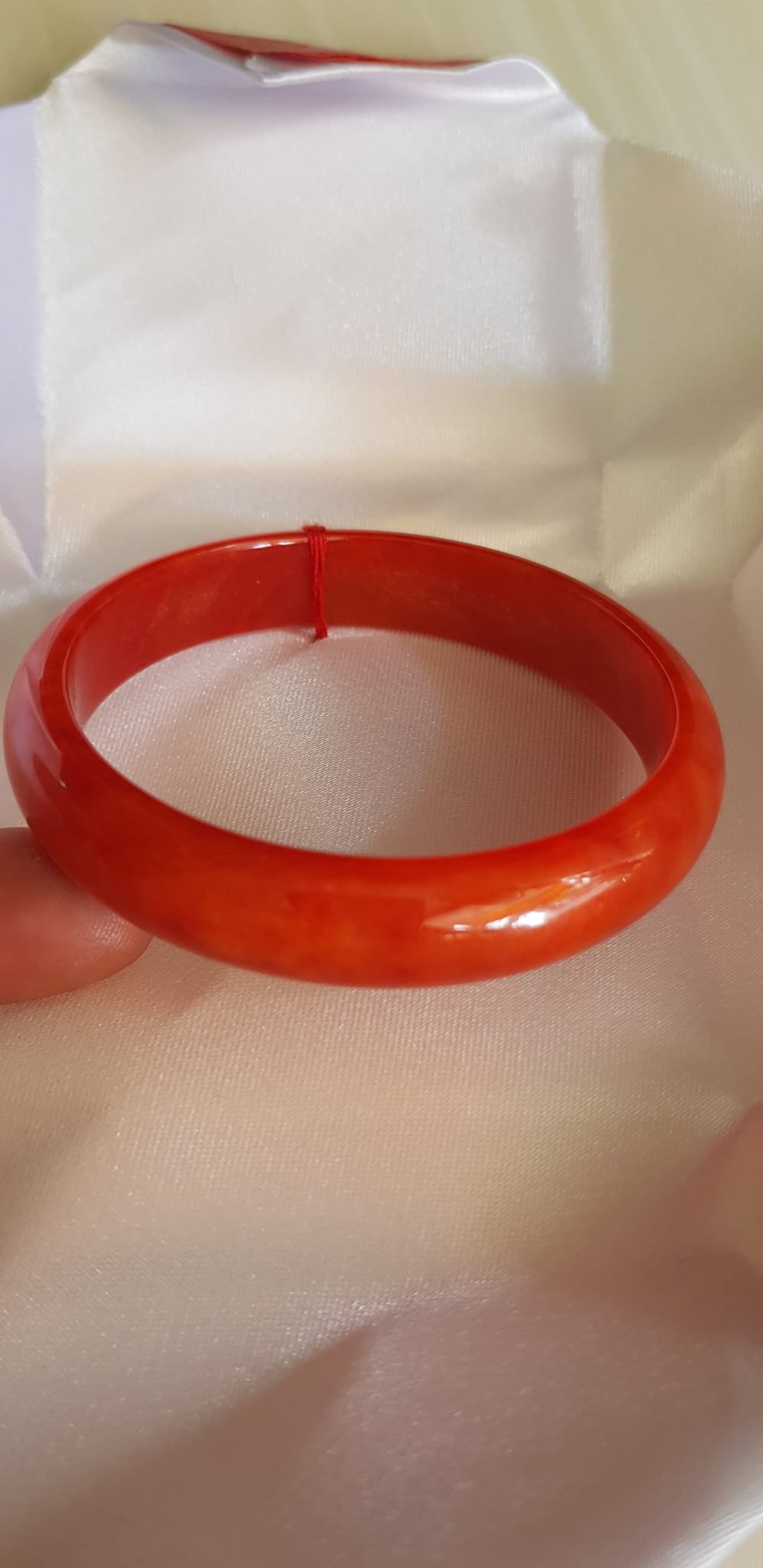 ️Vòng tay Nữ đá Cẩm Thạch mới Bản Hẹ Đỏ 59mm x cao 12,5mm x dầy 6,5mm Vòng màu đỏ tươi sáng bóng đều đẹp lắm Nữ mệnh hỏa mệnh thổ nặng 56kg - 66kg đeo đẹp ạ