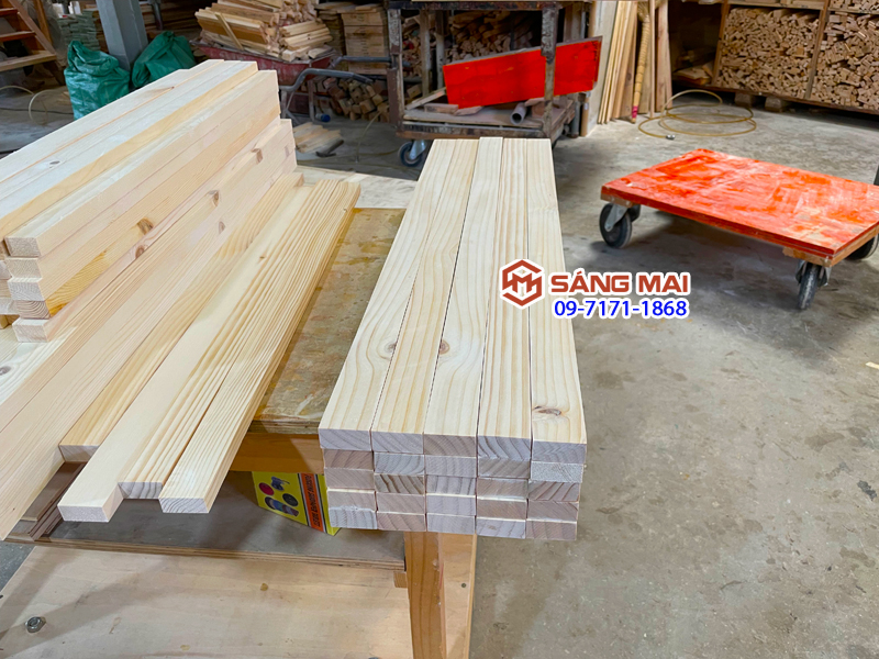 Thanh gỗ thông 3cm x 1,5cm x dài 80cm + láng mịn 4 mặt