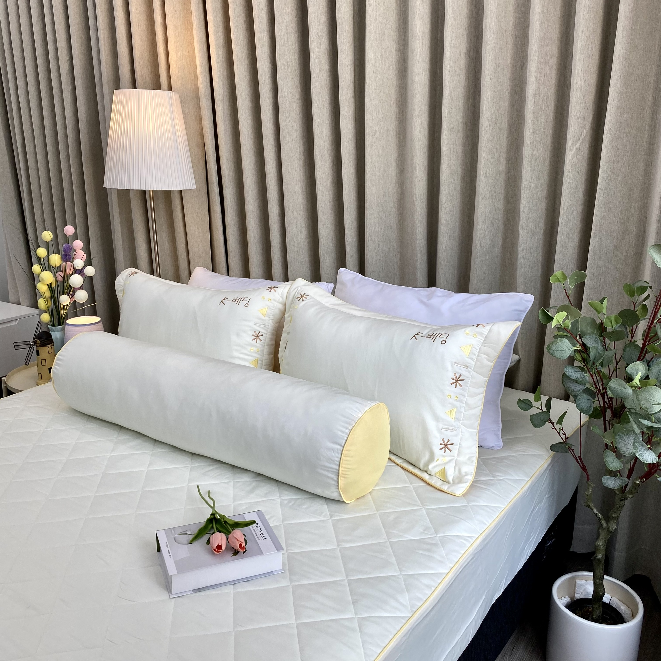 Bộ ga giường chần bông KBedding by Everon KMTS 102 Microtencel Vàng