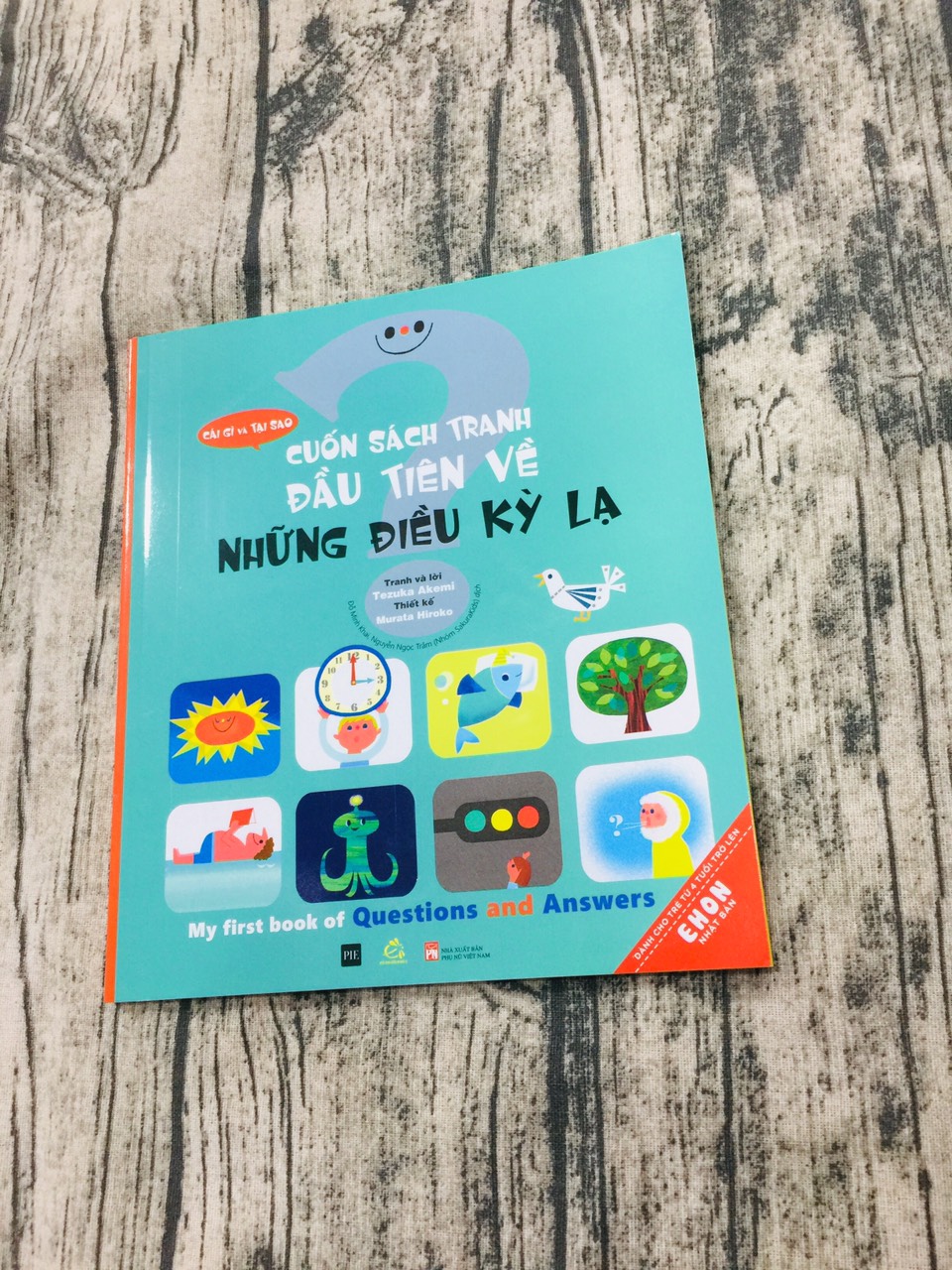 Cuốn sách tranh đầu tiên về những điều kỳ lạ