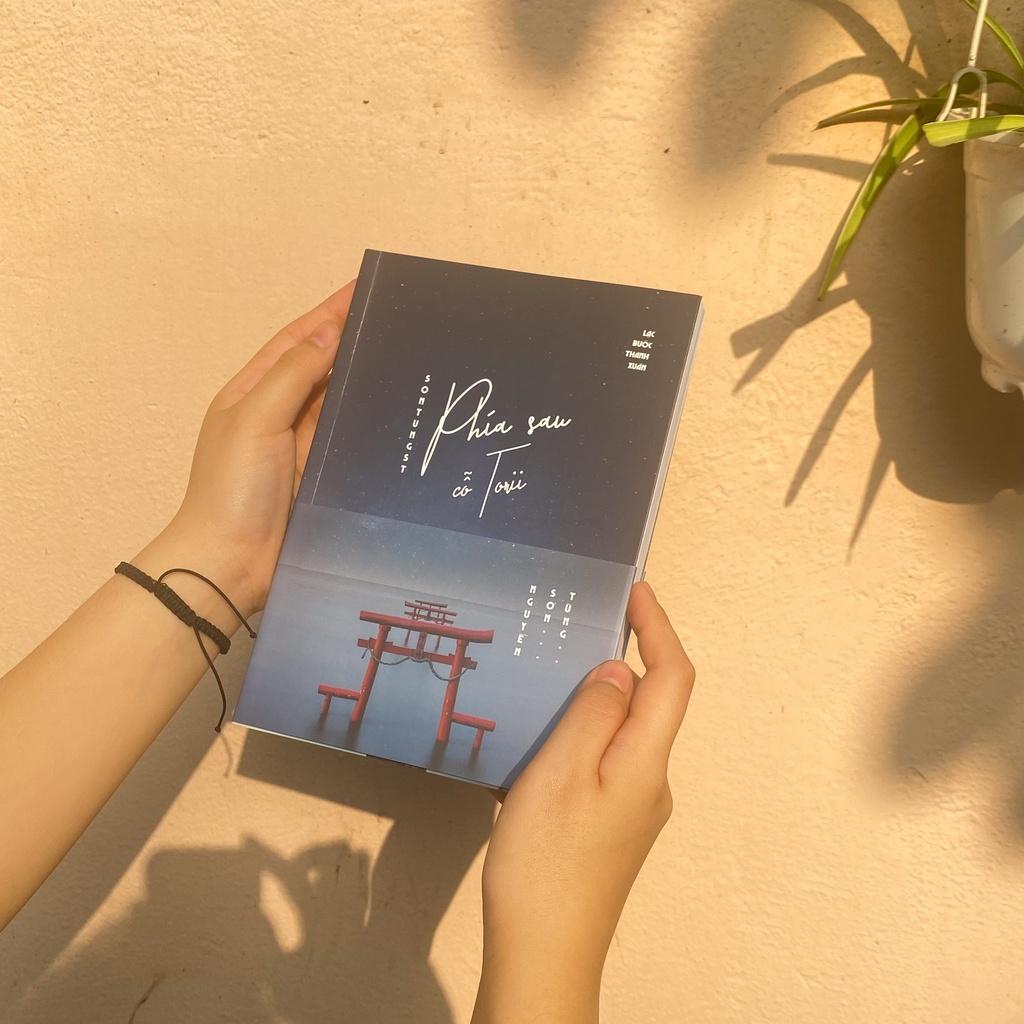 Sách Phía Sau Cỗ TORII - Lạc Bước Thanh Xuân - Bản Quyền