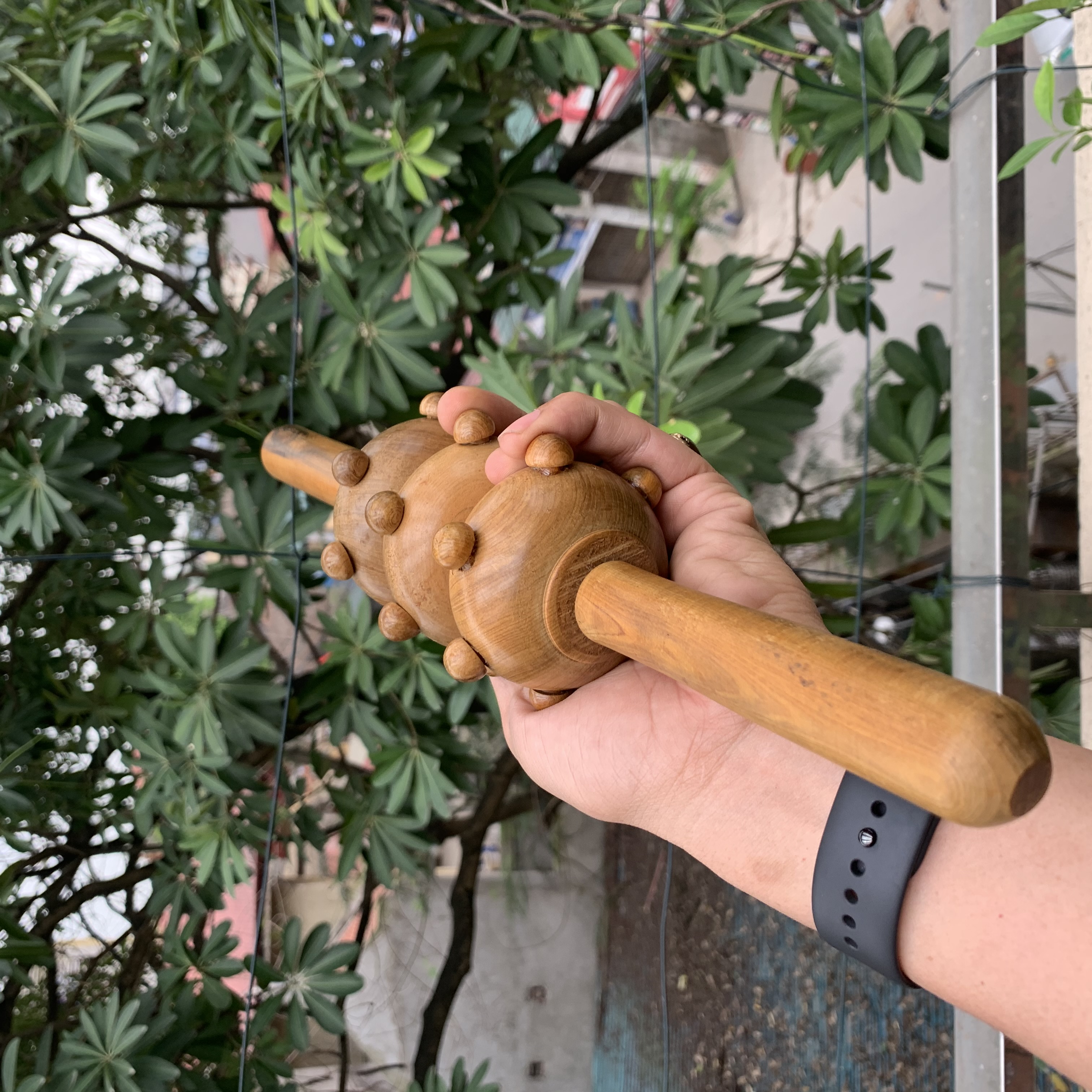 Cây lăn Massage toàn thân 3 bánh bi gai bằng gỗ Bách Xanh thơm chăm sóc sức khỏe - giảm căng thẳng mệt mỏi
