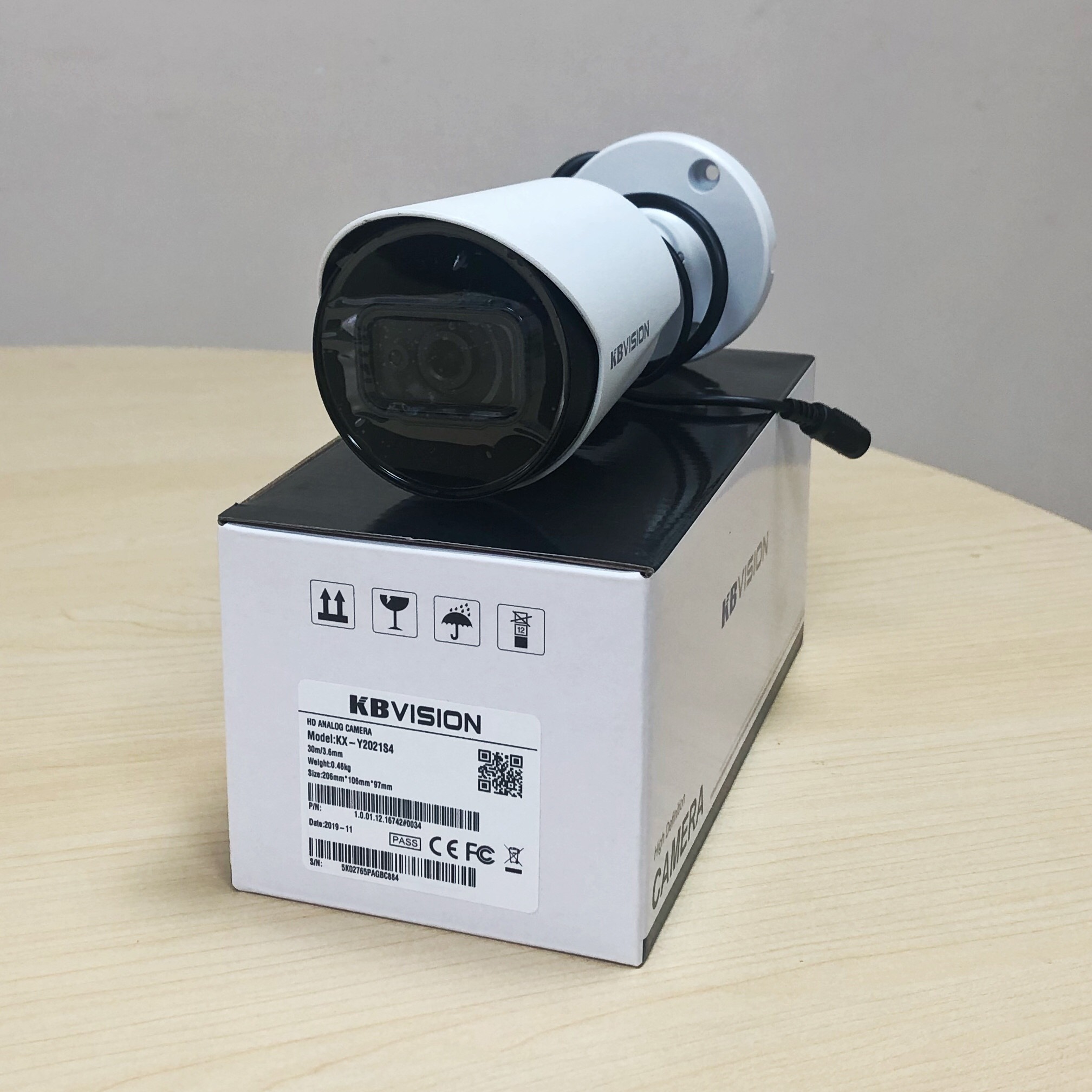 Camera KBVISION KX-Y2021S4 - Hàng chính hãng (Tặng kèm nguồn rời + đầu nối)