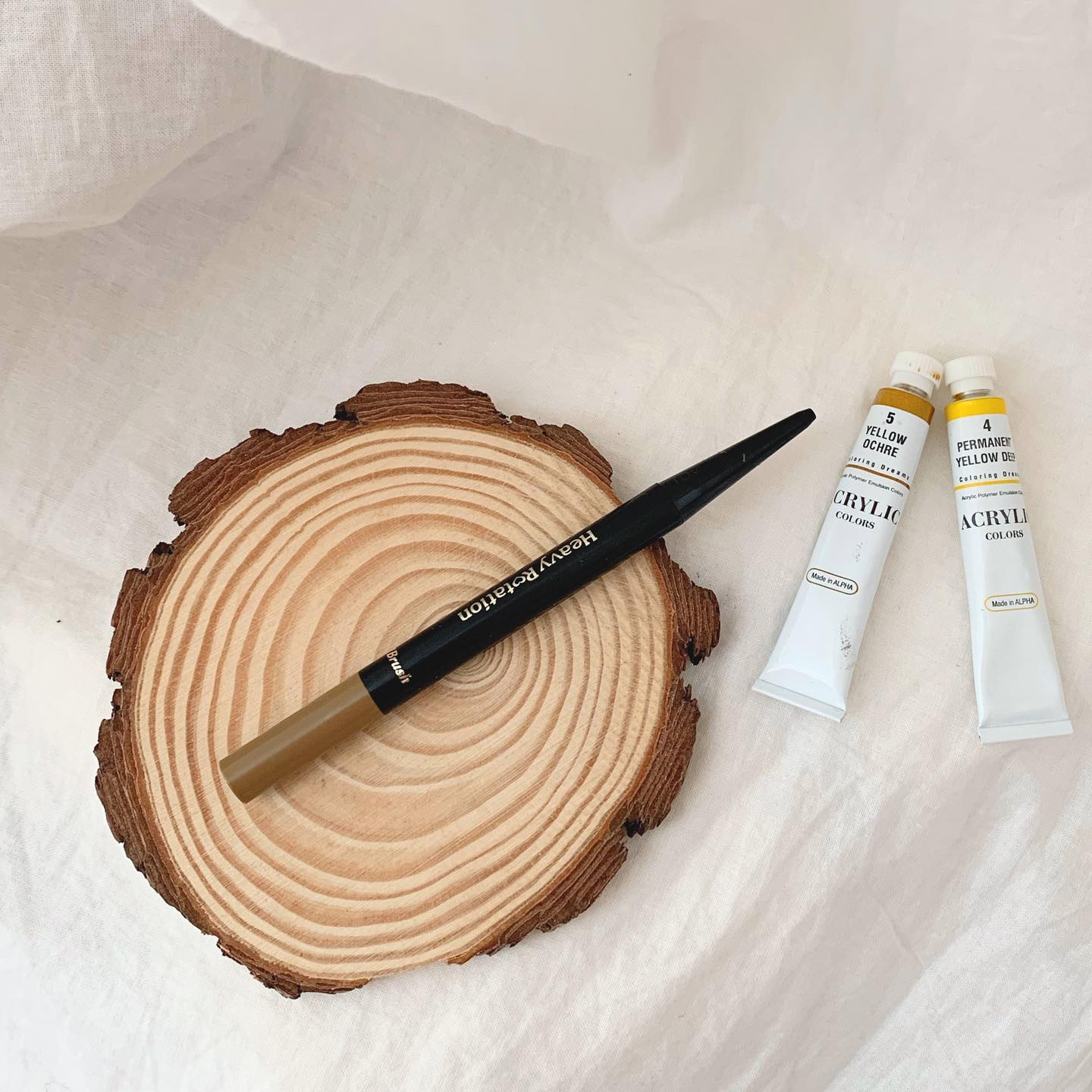 Bút Chì Sáp Kẻ Lông Mày Chống Trôi Lõi Siêu Mịn Kissme Heavy Rotation Eyebrow Pencil 0,09g (Nâu Sáng)