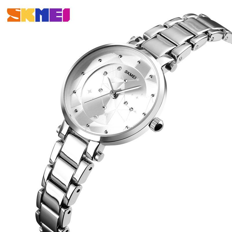 Giá thấp nhất thời điểm mới làm đẹp thời trang đồng hồ nữ ngôi sao kim cương đơn giản Đồng hồ thạch anh chống nước châu Âu và Mỹ