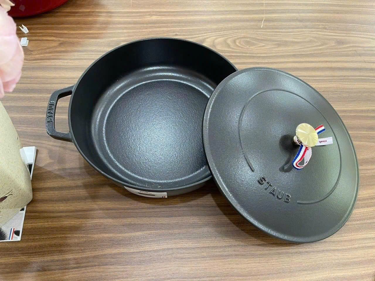 CHẢO GANG STAUB WOK PERFECT 30CM MÀU XÁM Hàng chính hãng