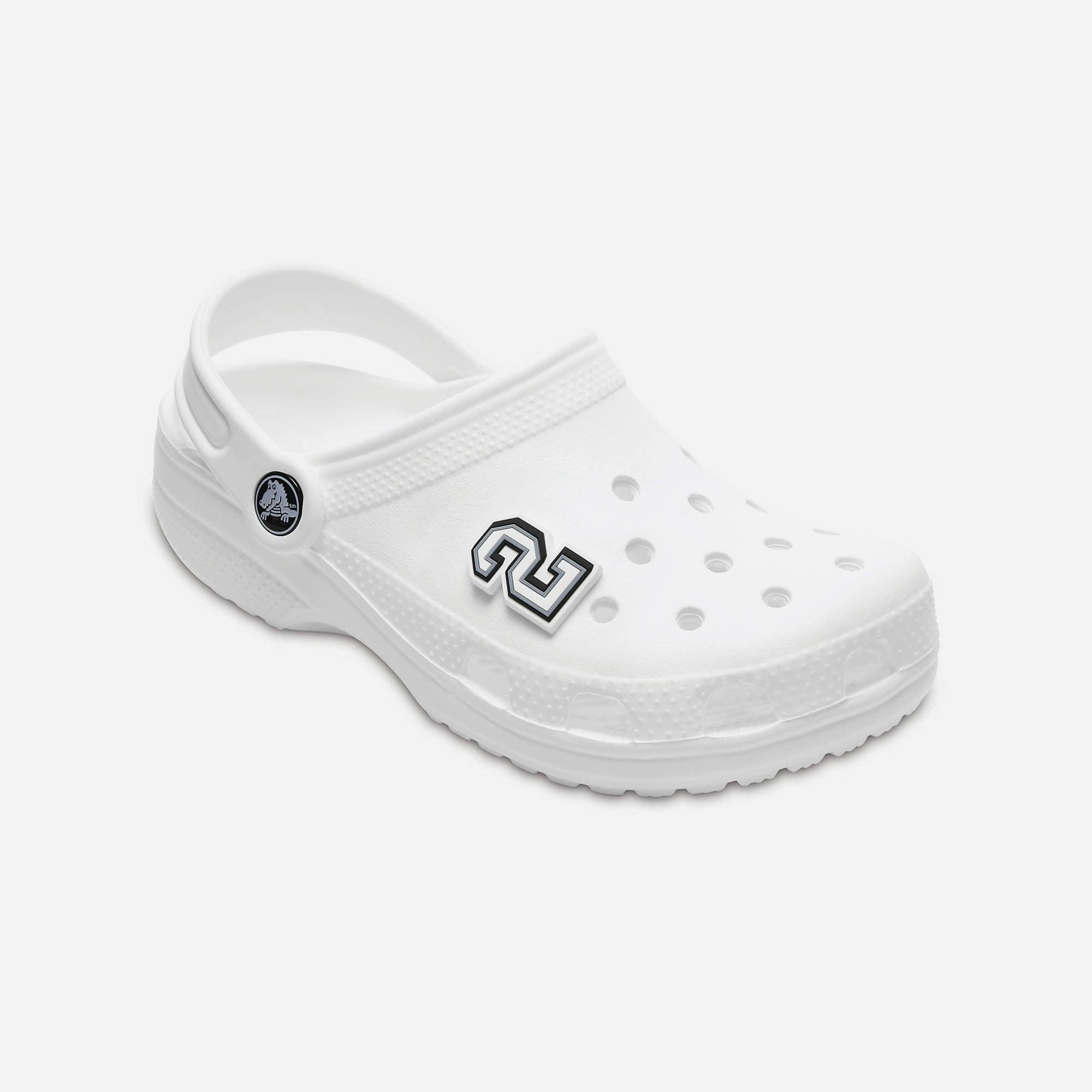 Huy hiệu jibbitz Crocs B&amp;W Number 2 - 10006950