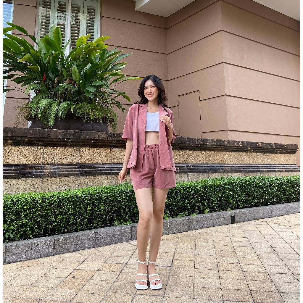 Bộ Set Vest sọc hồng - Lovadova 22O11C001