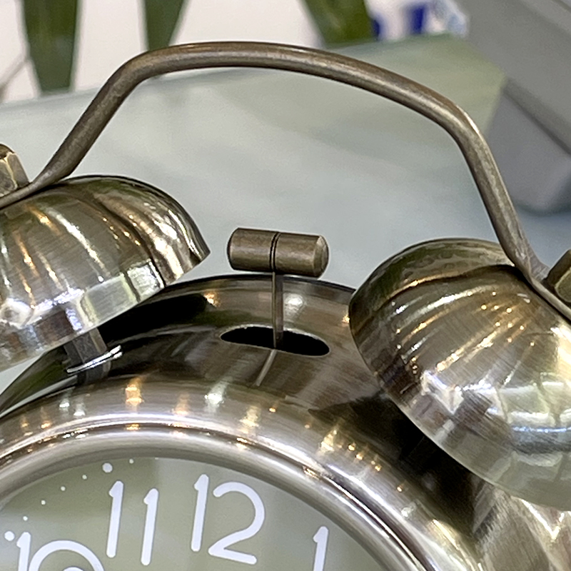 Đồng hồ Rhythm CRA861NR63- Kt 8.7 x 12.7 x 5.0cm, 180g. Vỏ kim loại, dùng PIN.