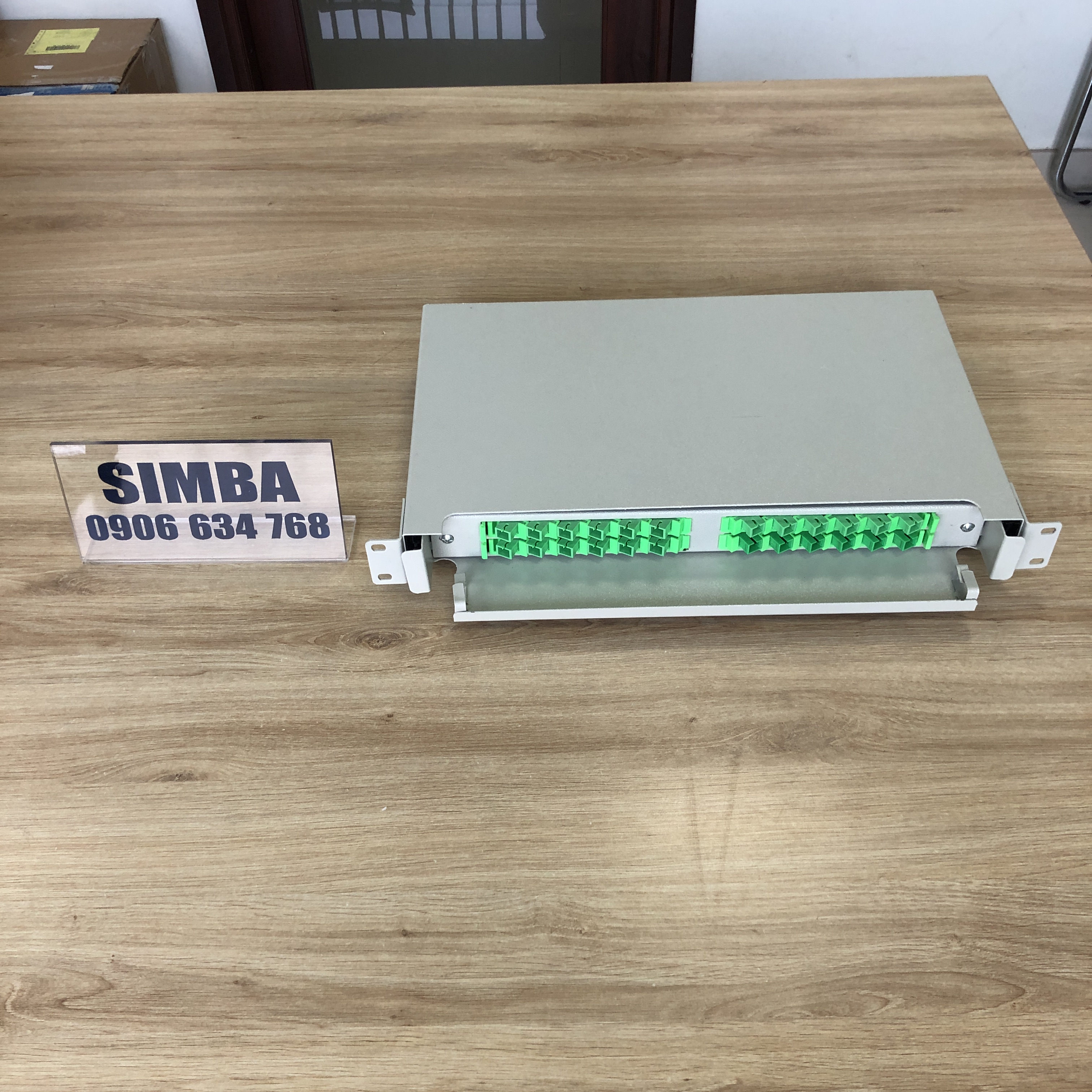 ODF quang 24FO gắn Rack khay trượt SC/APC, đủ phụ kiện, dạng patch panel