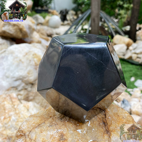 Đá phong thủy 12 mặt để bàn mệnh Mộc - Mang tài lộc, may mắn cho gia chủ