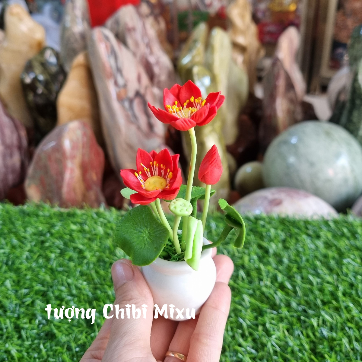 Chậu hoa sen đỏ bằng đất sét Nhật y hình
