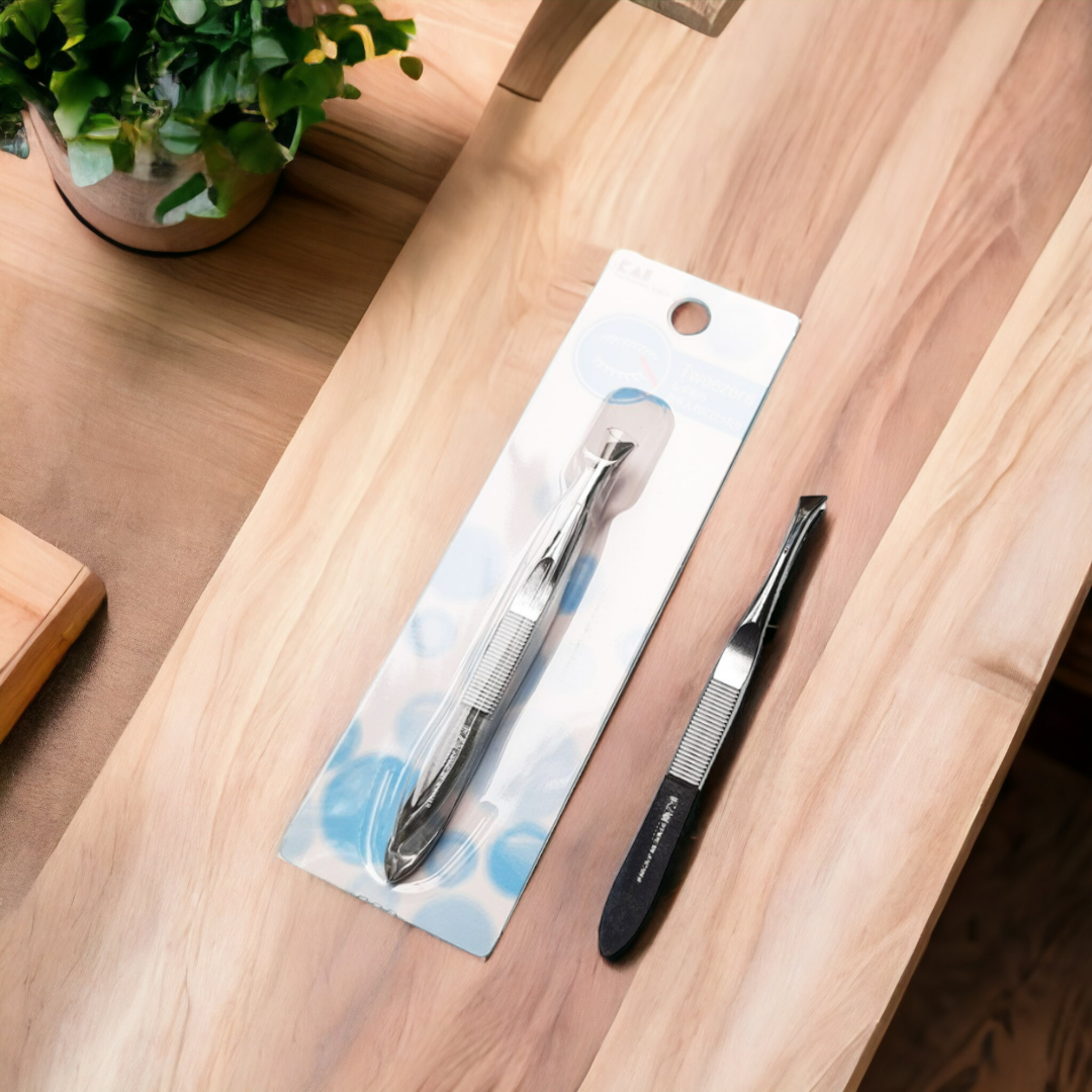 Nhíp Nhổ Lông Mày Bằng Thép Kai Tweezers HL0401