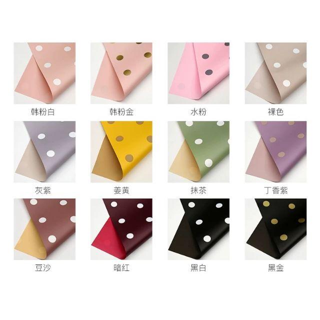 1 xấp 20 tờ giấy 2 mặt chấm bi.
