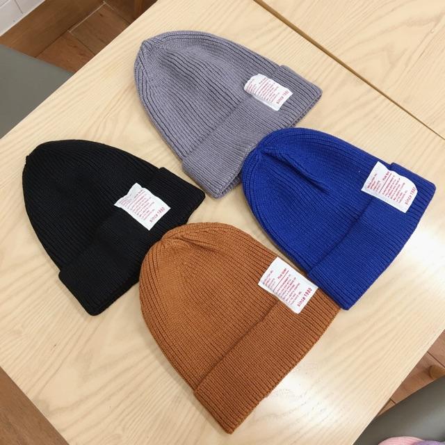 Mũ len beanie tag chữ