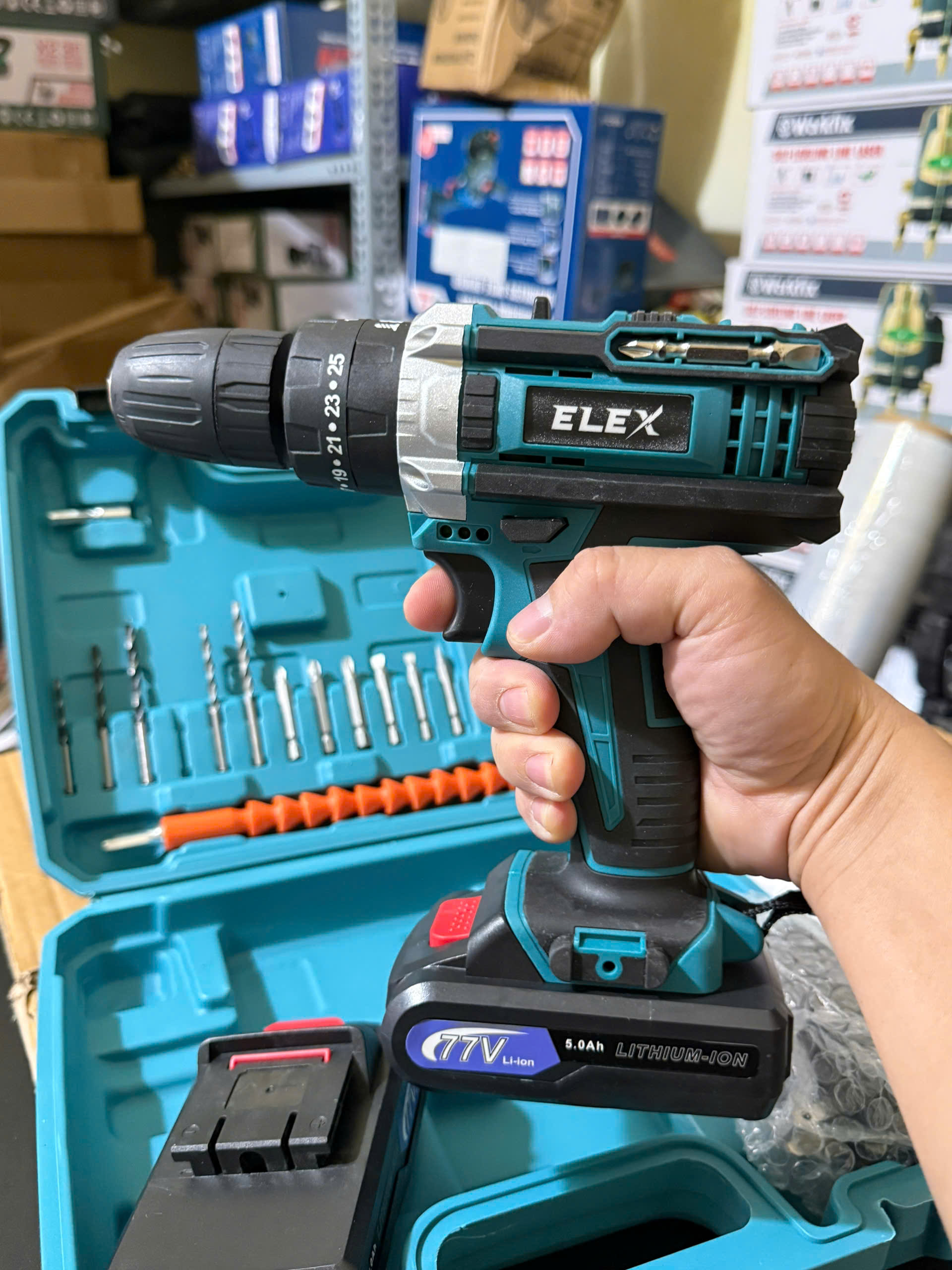 Máy khoan pin 77V Elex 3 chức năng có búa - Tặng kèm 24 chi tiết gồm các mũi khoan + Mũi bắt vít..