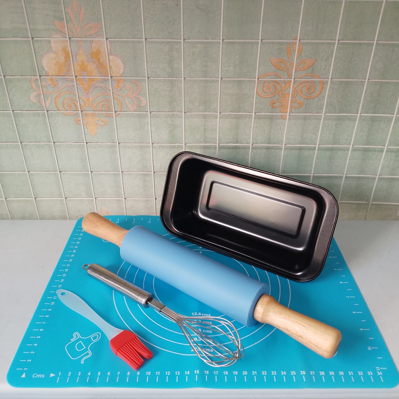 Combo 5 dụng cụ làm bánh: thảm cán bột silicon 30x40cm, chày silicon 38cm, phơi trứng, khuôn nướng bánh sandwich - Tặng chổi phết dầu