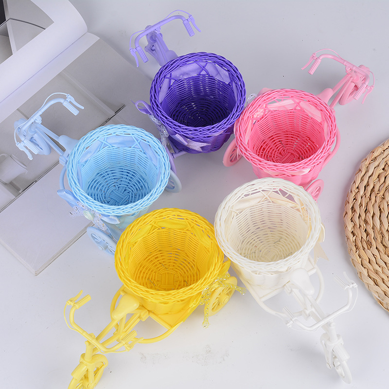 Giỏ hoa xe đạp trang trí 22cm bánh xe di chuyển linh động sắc màu