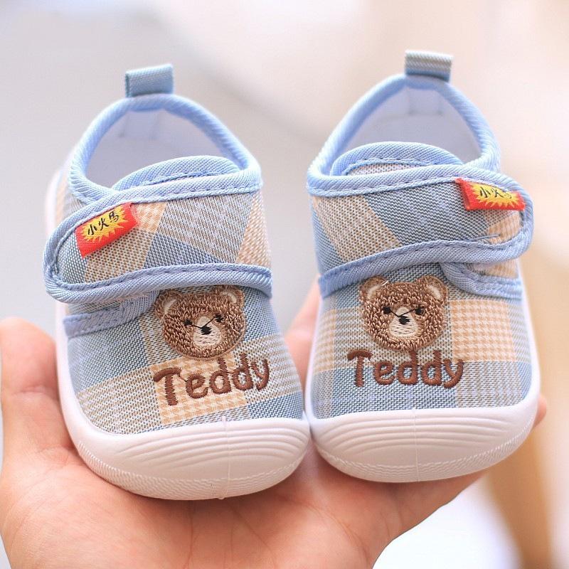 Giày Tập Đi Cho Bé Trai Bé Gái Họa Tiết Gấu Teddy Phát Tiếng Kêu Đế Mềm Chống Trơn Trượt Giày Bún Tập Đi G82