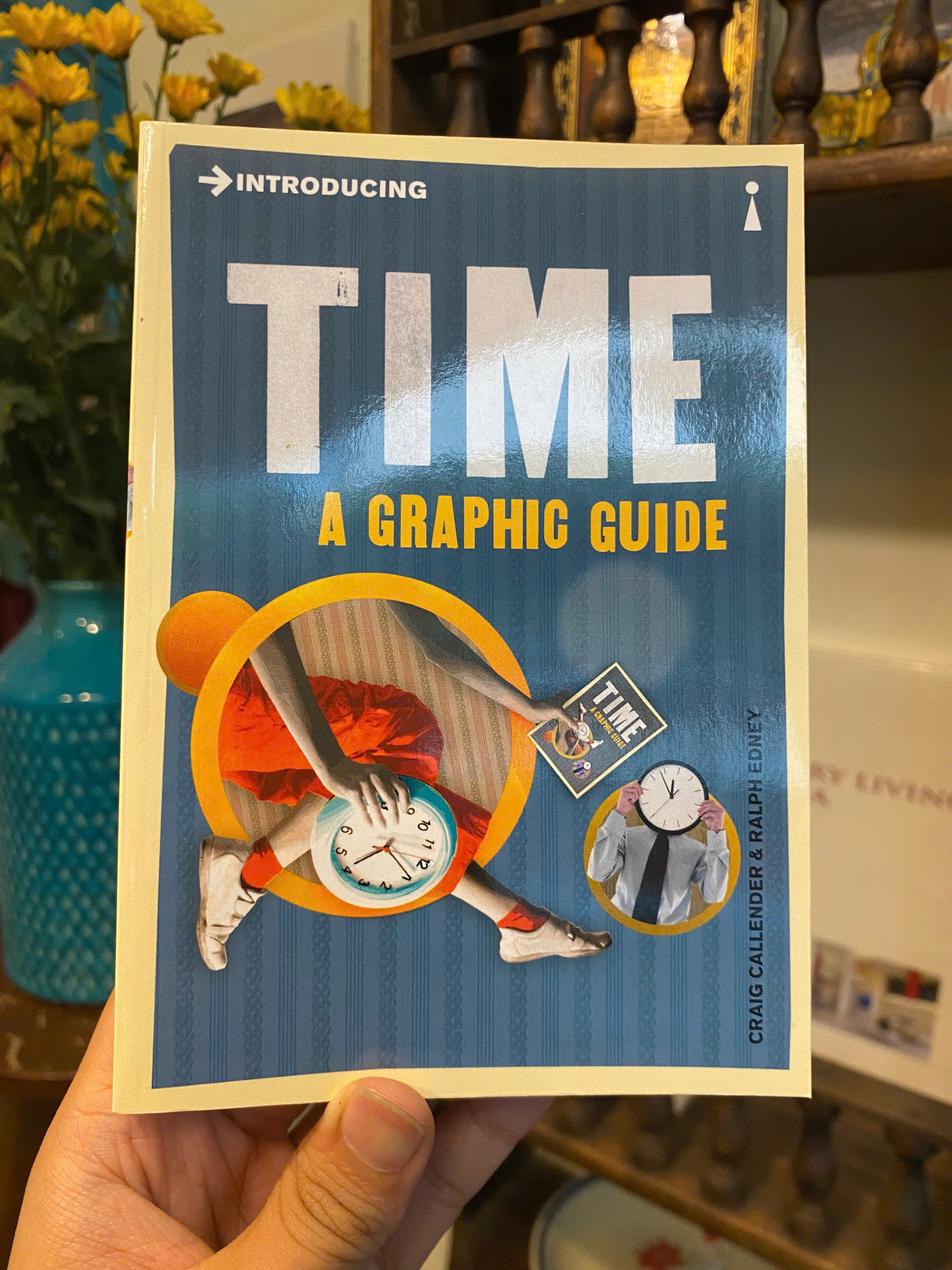 Sách - Introducing Time: A Graphic Guide by Craig Callender | Nonfiction / Ngoại văn Nhập khẩu
