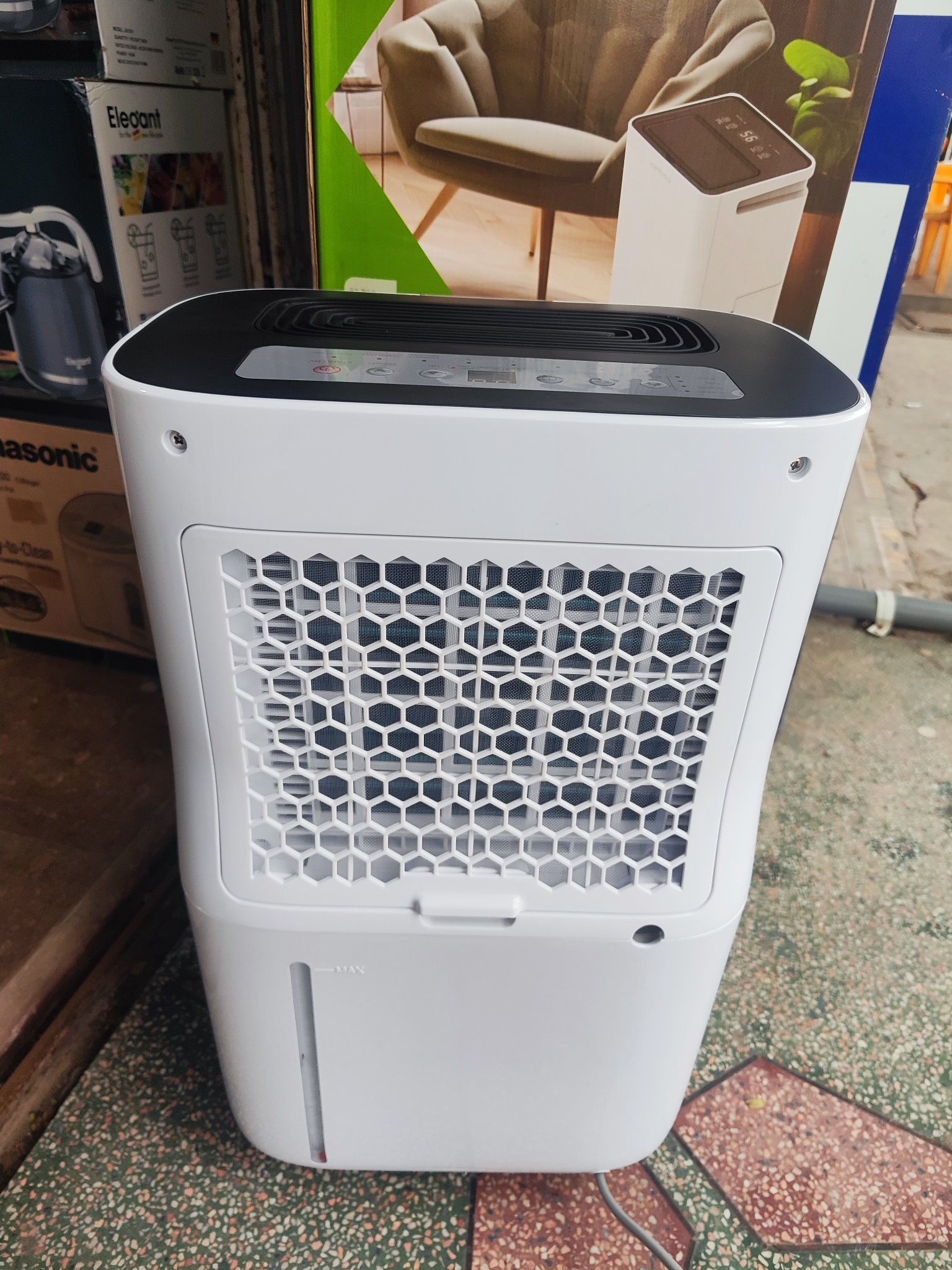 Máy hút ẩm Homebase dung tích 20L cho phòng từ 30-60m2 - Hàng chính hãng