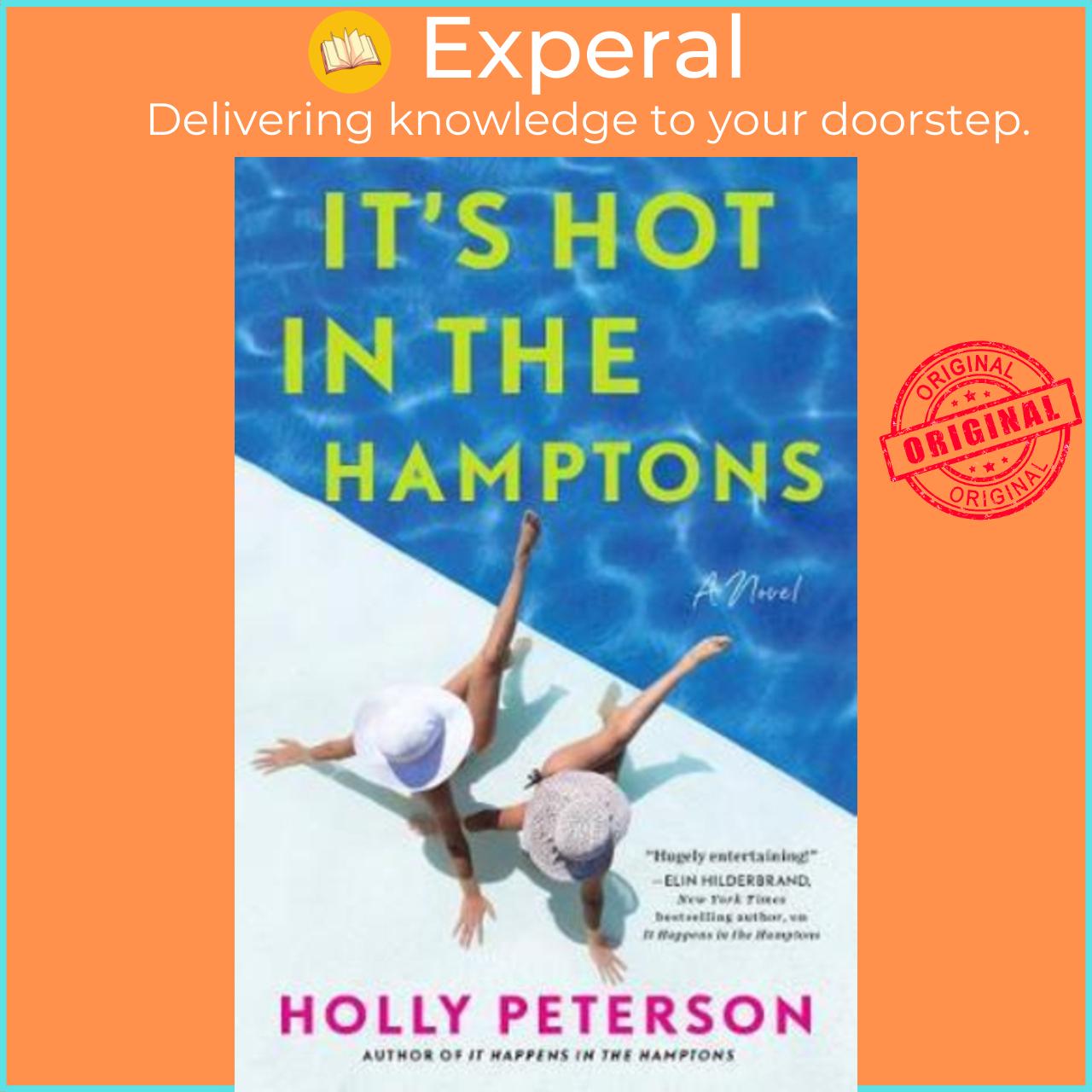 Sách - It's Hot in the Hamptons by Holly Peterson (US edition, paperback)