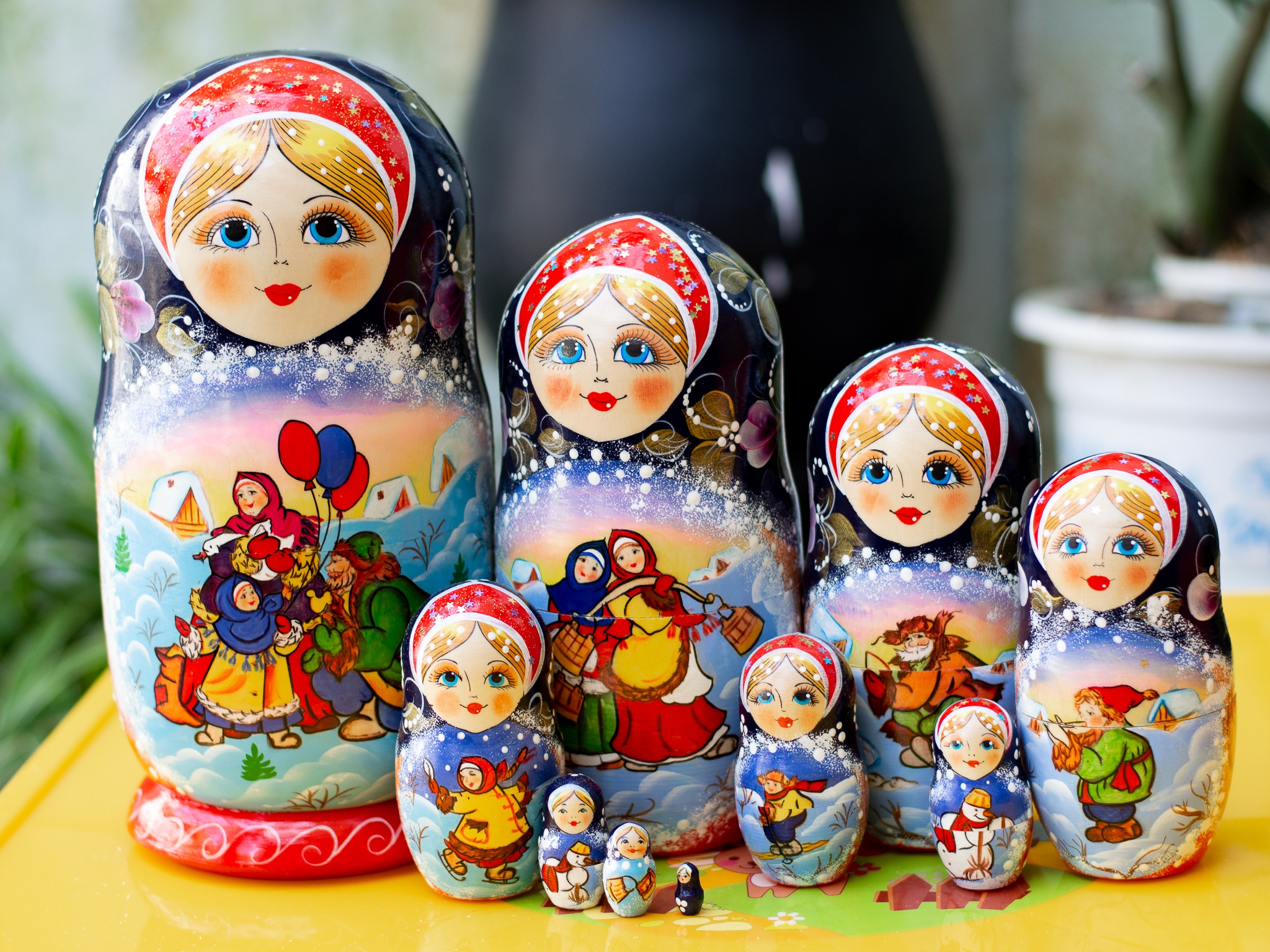 BỘ BÚP BÊ NGA MATRYOSHKA 10 LỚP SIZE 26CM "LỄ HỘI DÂN GIAN MÙA ĐÔNG" MÀU NÂU