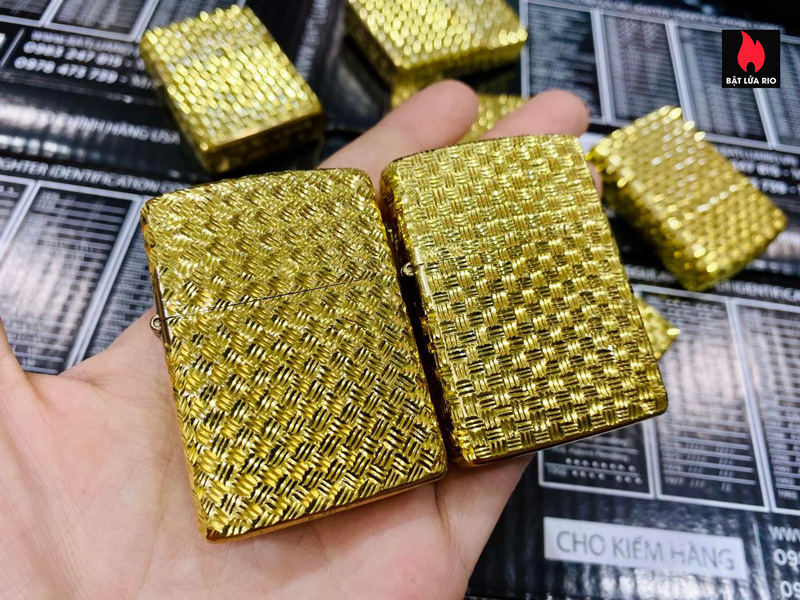 Bật Lửa Zippo vỏ dày Armor đồng vàng phay CNC 360° vân sọc vuông – họa tiết 5 mặt