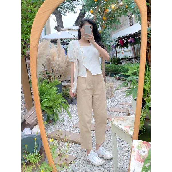 Áo cổ vuông cut tà