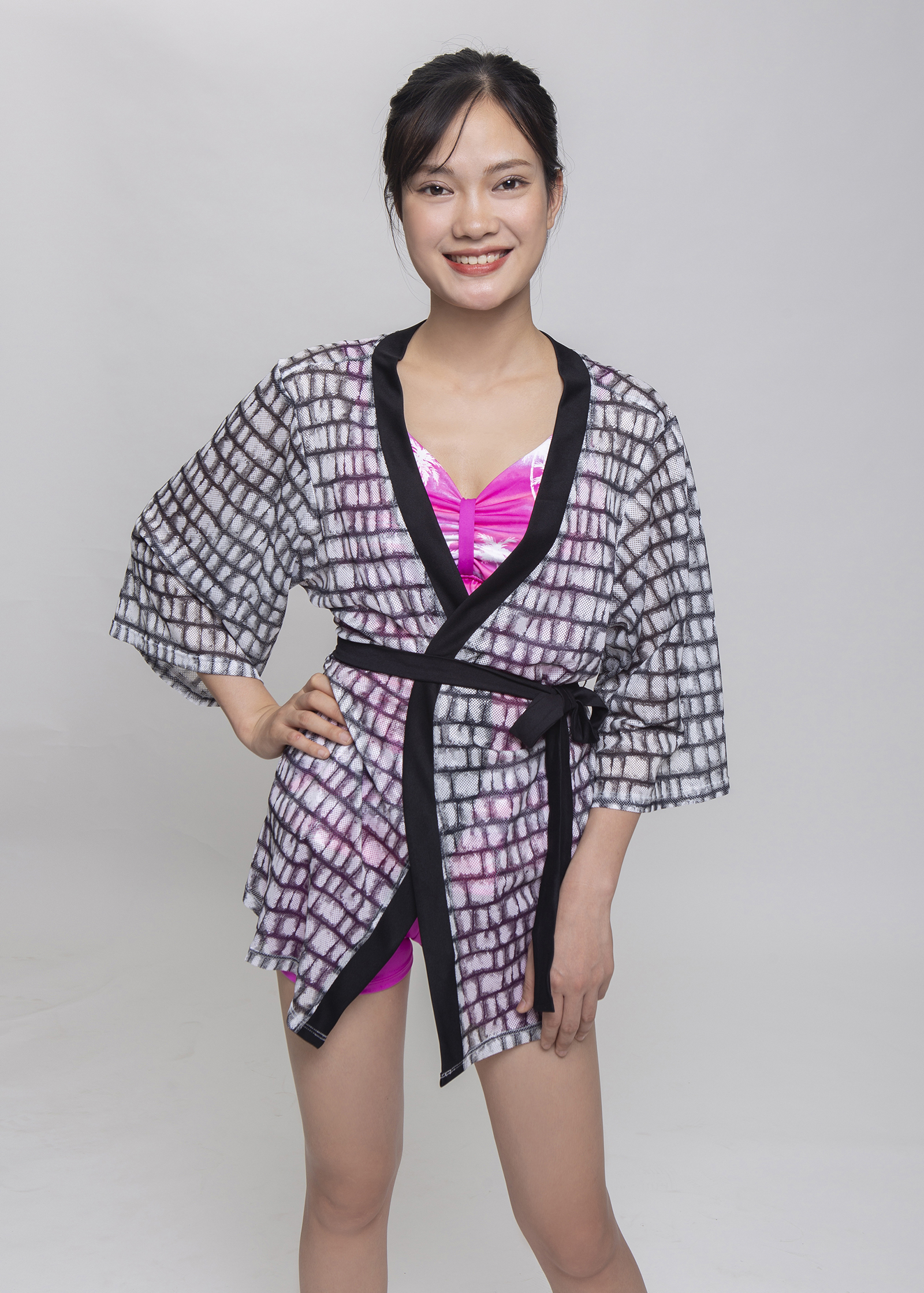 Áo choàng nữ đi biển ô đen trắng Narsis A7007