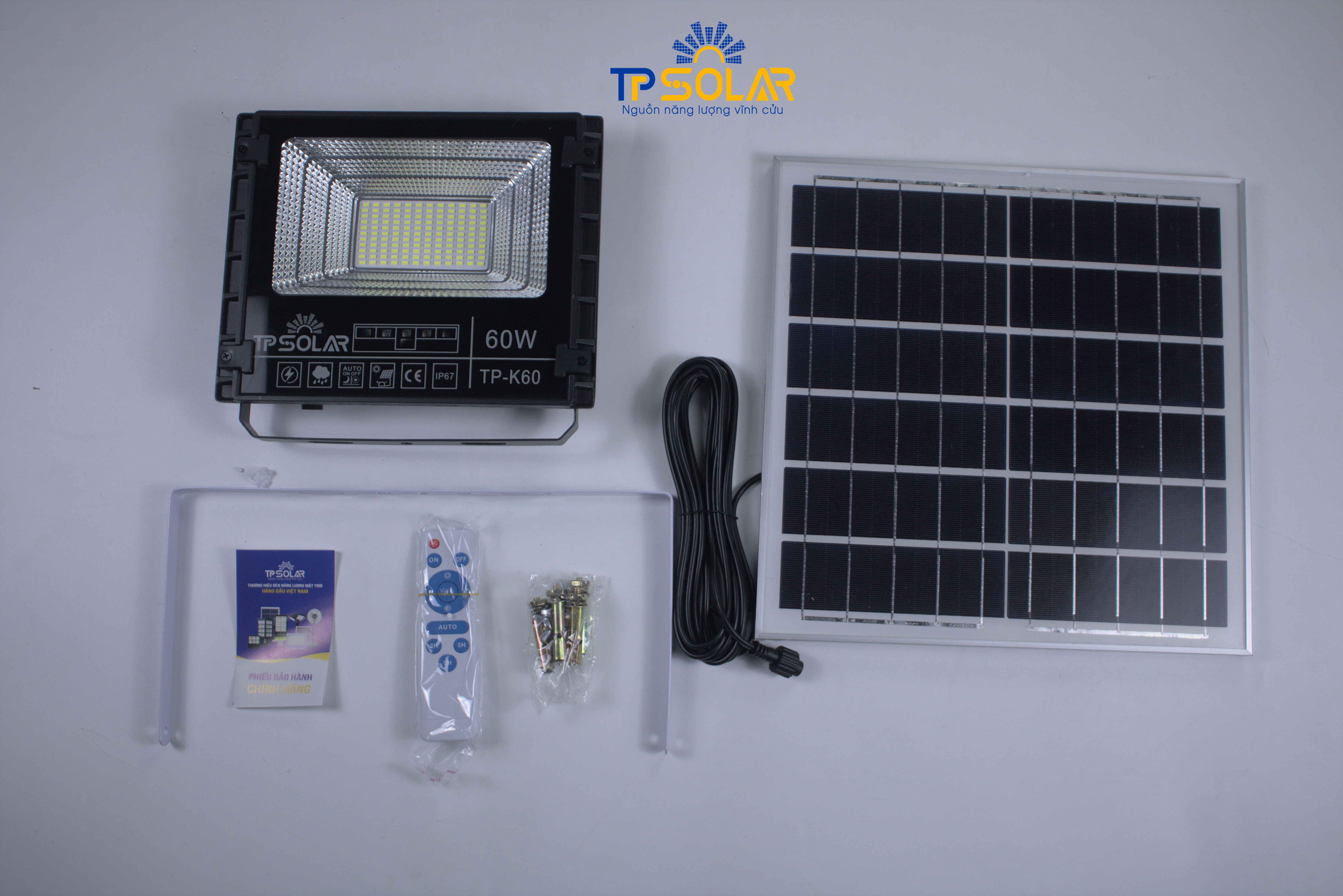 Đèn Pha Năng Lượng Mặt Trời TP Solar 60W TP-K60 Chống Nước IP67, Tiết Kiệm Điện Năng