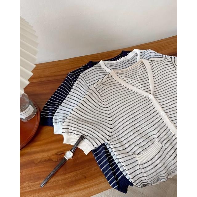 Áo cardigan khoác len nữ kẻ ngang mỏng 2 túi bo gấu 74a14 by germe