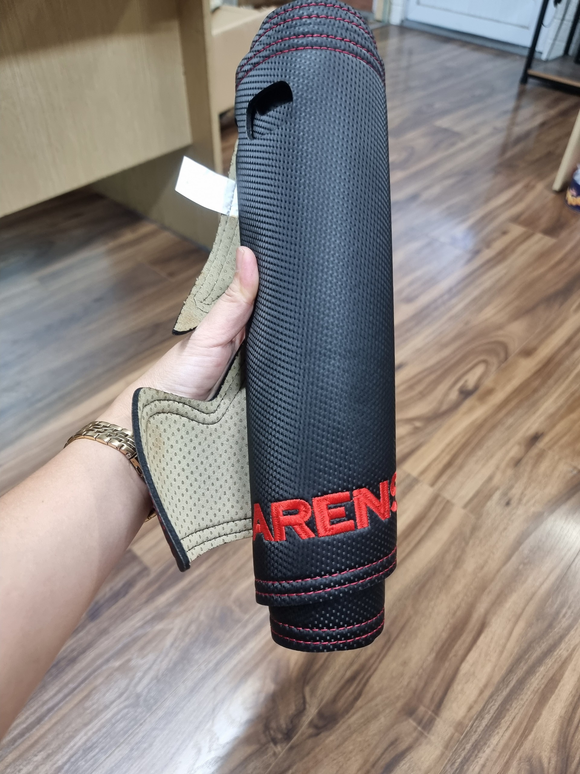 Thảm Taplo Kia Carens 2023, Da vân carbon, chống nóng chống chói , chống trơn trượt taplo xe, bảo vệ taplo hiệu quả