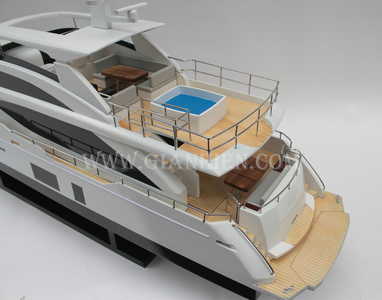 Mô hình Du Thuyền hiện đại PRINCESS SUPERYACHTS 30M 90cm