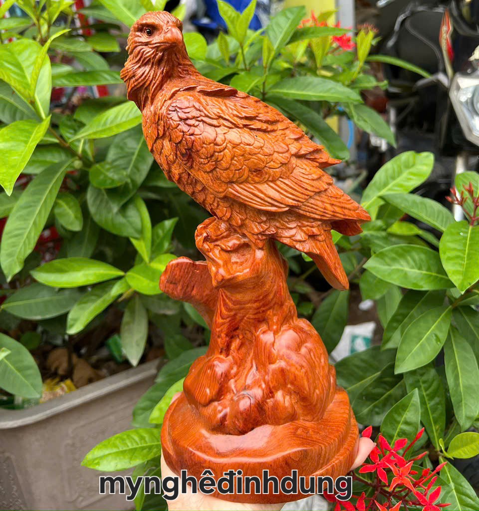 Tượng chim đại bàng phong thủy cầu tài lộc bằng gỗ hương đá cao 30x12cm