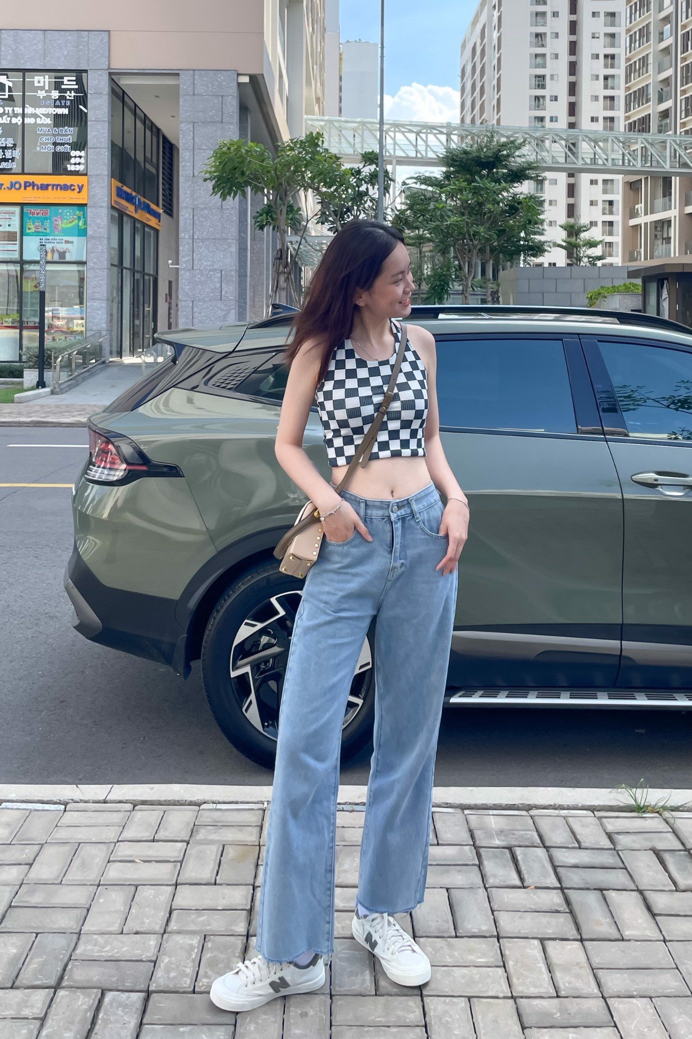 Quần jeans nữ lưng cao ống suông Q8002