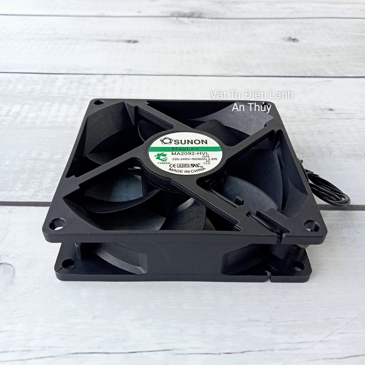 Quạt Tủ Lạnh AQUA Vuông 2 Dây Kích Thước 9.2cm x 9.2cm 220V 4.6W Hãng SUNON