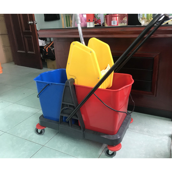 Xe vắt giẻ đôi