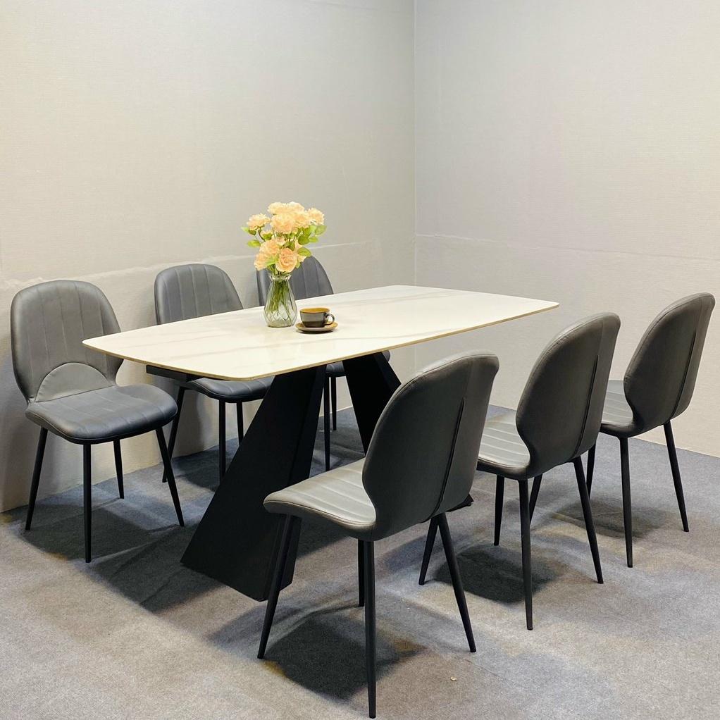 Bộ bàn ăn đá phiến ceramic chân sắt kết hợp với ghế Nordic sọc