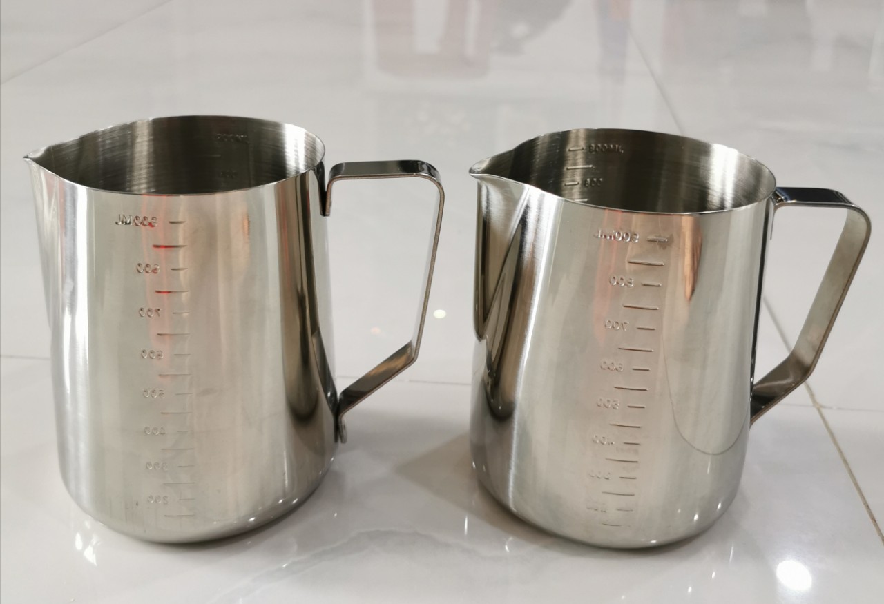 Bộ 2 ca đánh sữa inox có vạch chia 550ml