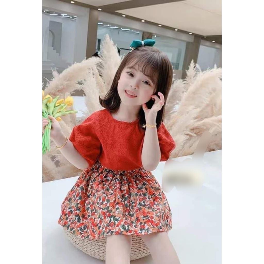 Bộ Bé Gái Chân Váy Hoa Nhí Kèm Áo Thô thêu Dễ Thương