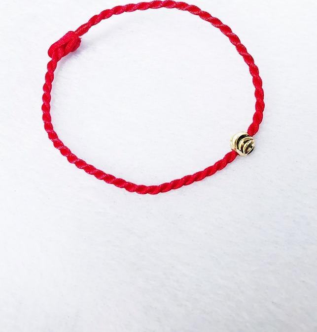 Vòng Tay May Mắn Gắn Charm Bi Xoắn - Đỏ Vàng