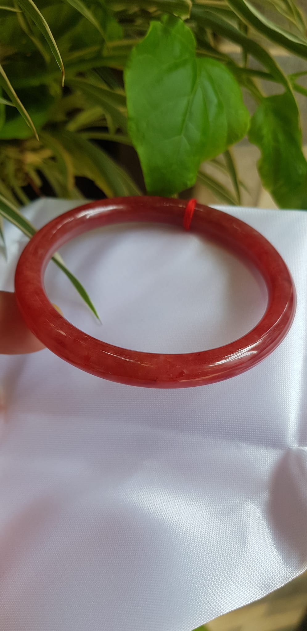 Vòng Cẩm Thạch Đỏ đẹp 58mm x chột 7mm màu đỏ đậm bóng là màu chiến thắng chuẩn hợp nữ mạng hỏa mạng thổ 55kg - 68kg đeo đẹp tay may mắn tốt sức khỏe công việc rực rỡ tài lộc ạ