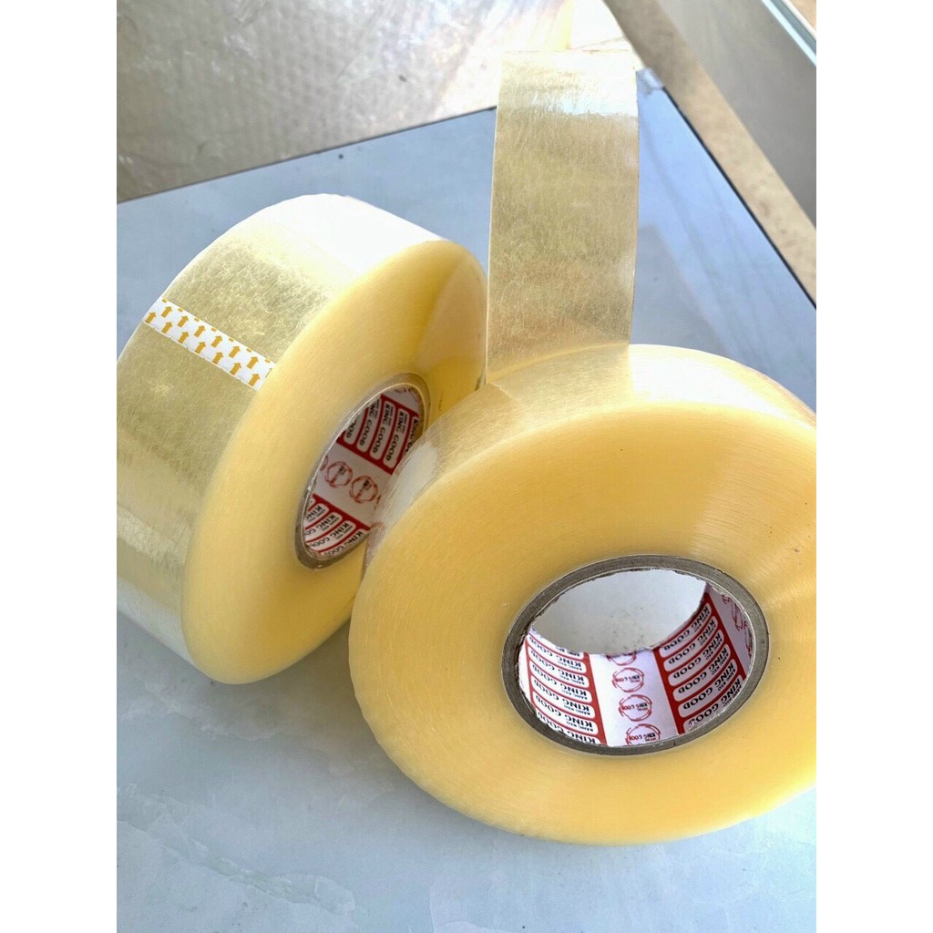 Cuộn băng keo trong gói hàng loại 500g bản 4,8cm.