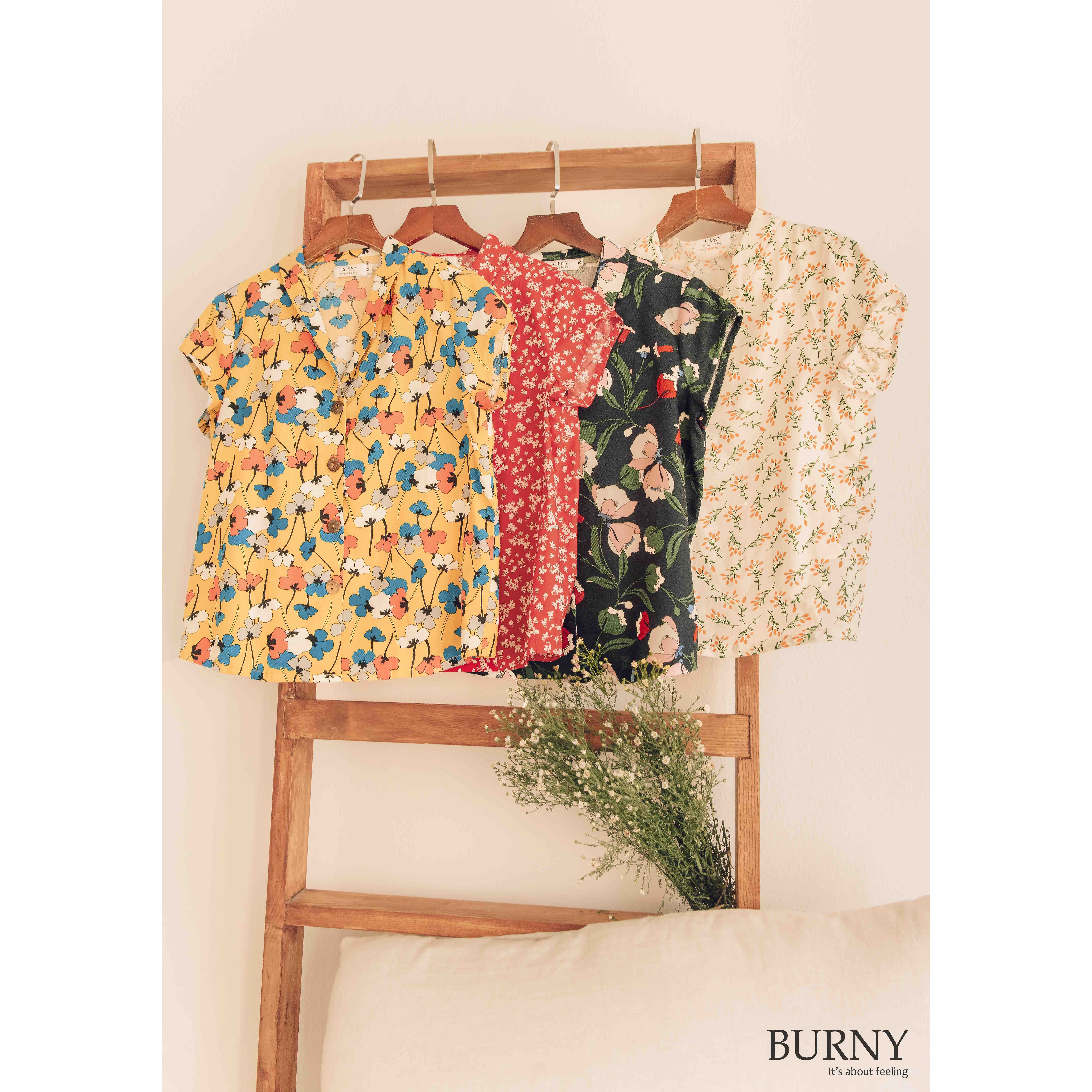 Áo sơ mi nữ ngắn tay cổ sam đủ các họa tiết đẹp Michaelmas Daisy Blouse  Burny A3001265