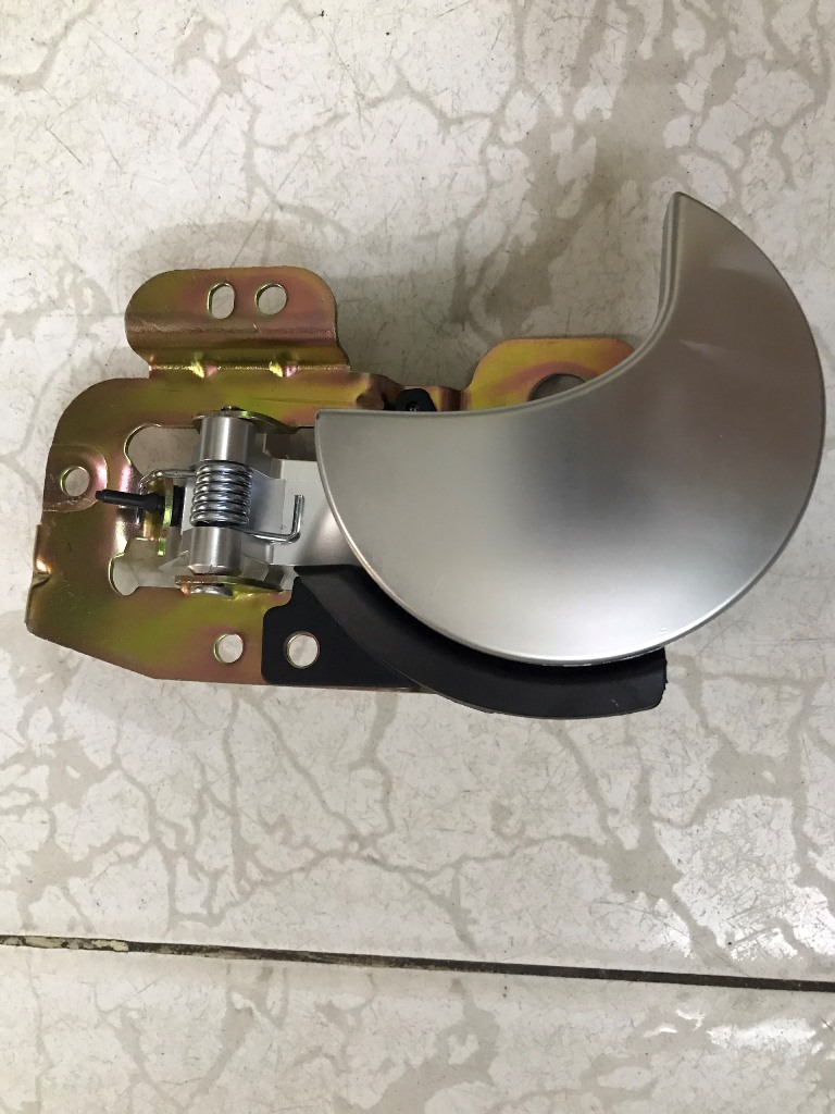 Tay mở cửa trong Rllch M1