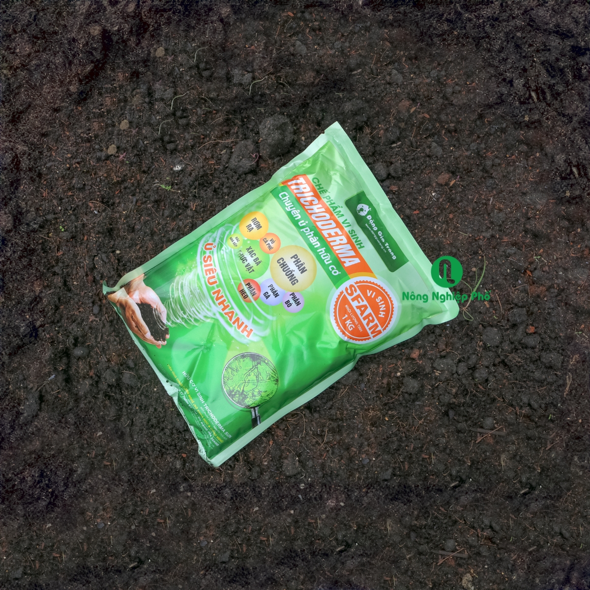Chế phẩm vi sinh Trichoderma SFARM chuyên ủ phân hữu cơ - Gói 1kg
