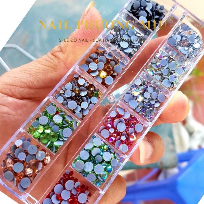 Đá Chân Keo Lưới Gắn Móng, Khay Đá Mix 12 Màu Siêu Sáng Mix Size 1440 Viên Sáng Bền Màu, Tạo Điểm Nhấn Dùng Làm Nail Nữ Women