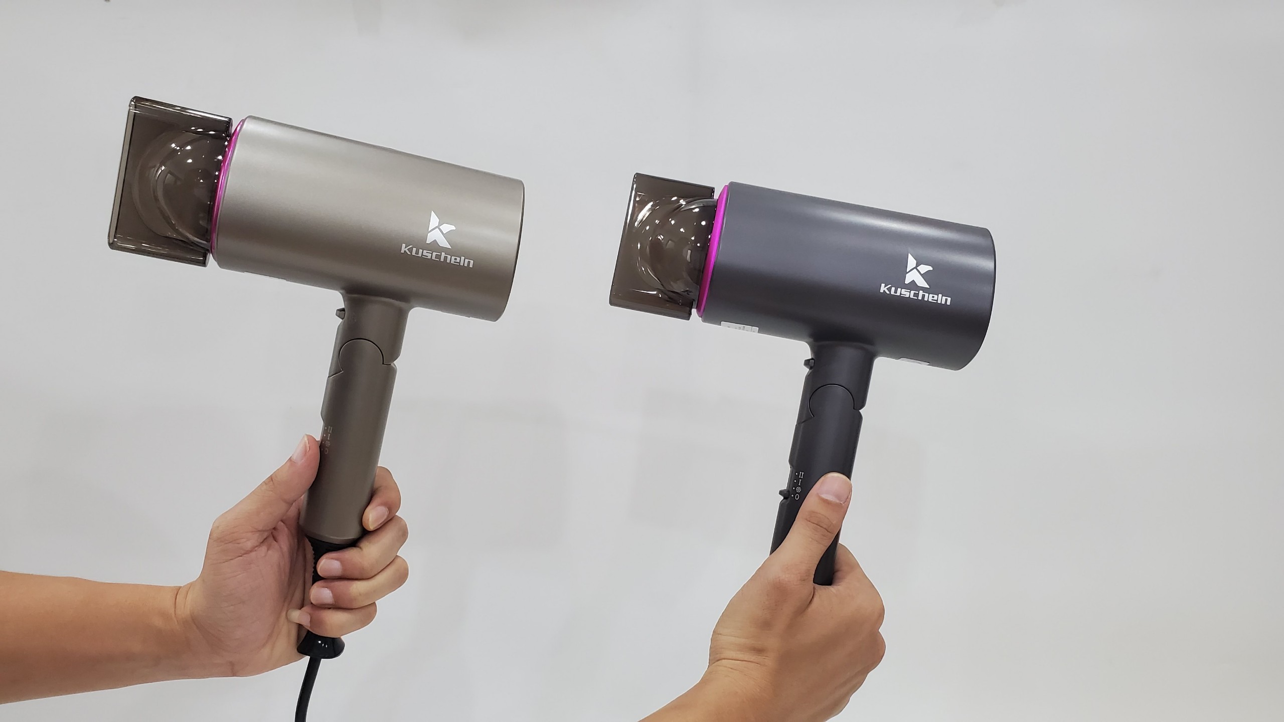 Máy Sấy Tóc Gập Gọn Kuscheln KHD043-2000-GX Công Suất Lớn 2000W Gió 2 Chiều Nóng Lạnh Ion Âm Tạo Kiểu Tóc Nhanh, Đẹp Bảo Vệ Và Chăm Sóc Tóc Hàng Chính Hãng